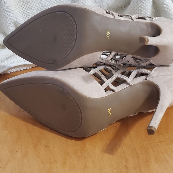 Guess - Picture 4 of 4